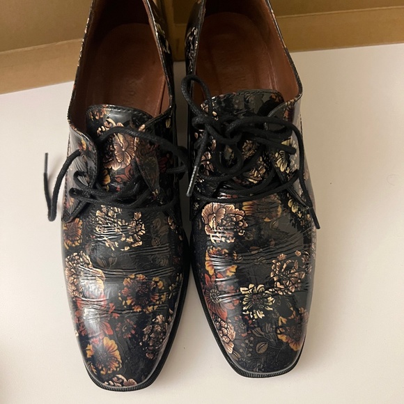Hispanitas Micah Floral Patent Leather Oxfords (37.5) - Picture 1 of 4